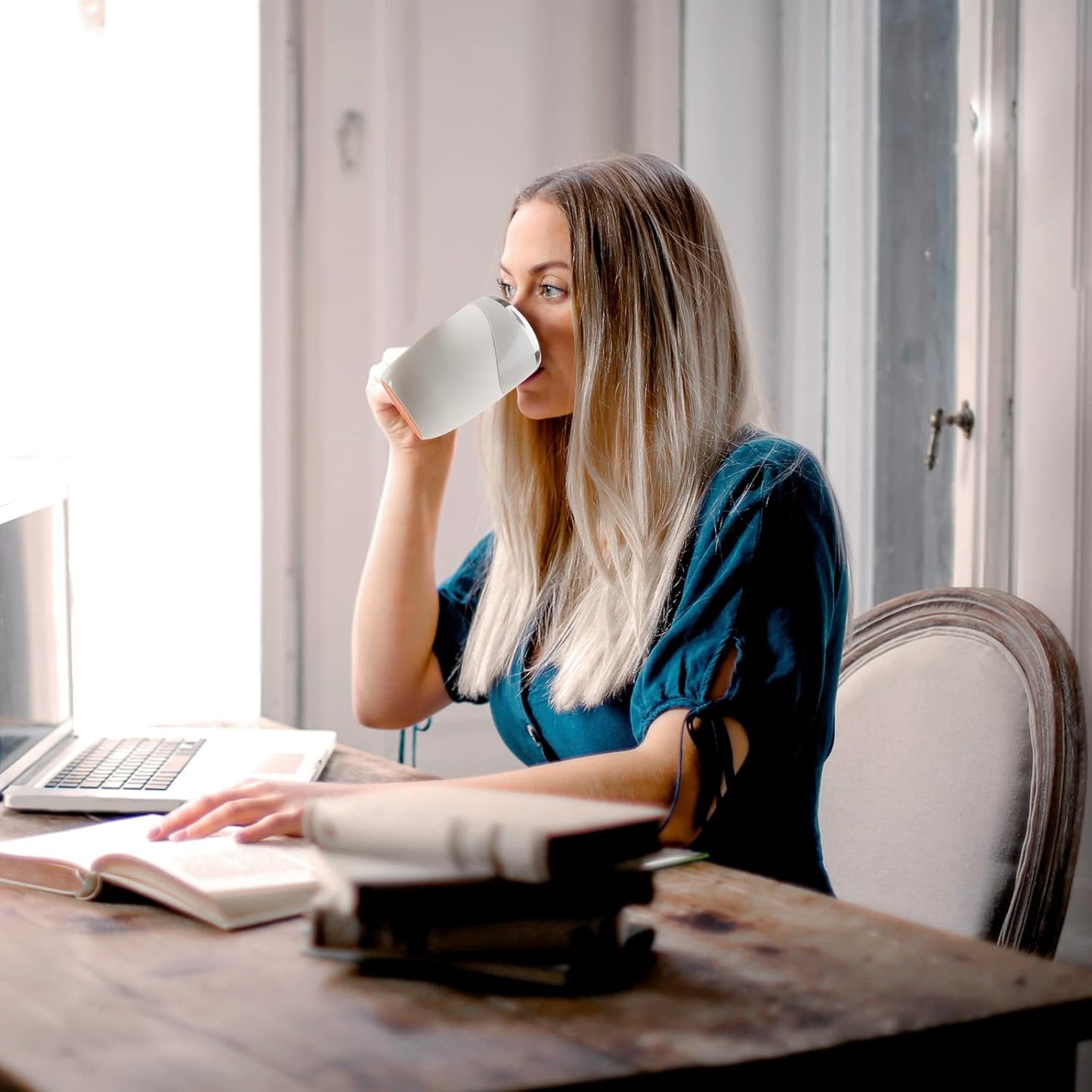Magnetic Automatic Self-Stirring Coffee Mug
